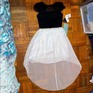 New! Black and white lace flowy maxi dress